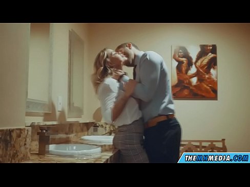 ❤️ Khi một cô gái tóc vàng busty quyến rũ bạn trong một nhà vệ sinh công cộng ️❌ Porn video tại chúng tôi% vi.zoomporno.ru% ️❤